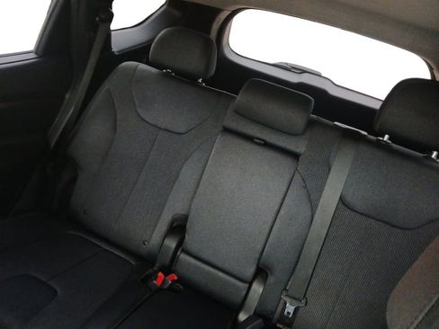 Used 2020 Hyundai Santa Fe SEL w/ Convenience Package image 15