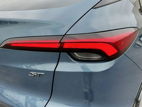 Used 2024 Buick Envista Sport Touring w/ Convenience I Package image 16