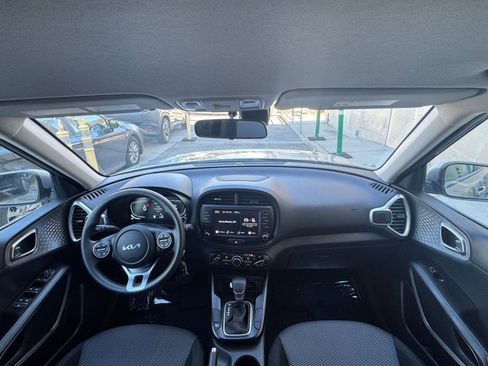 Used 2025 Kia Soul LX w/ LX Technology Package image 31