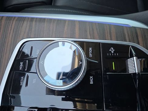 Used 2024 BMW X7 xDrive40i w/ Executive Package AWD/4WD image 26