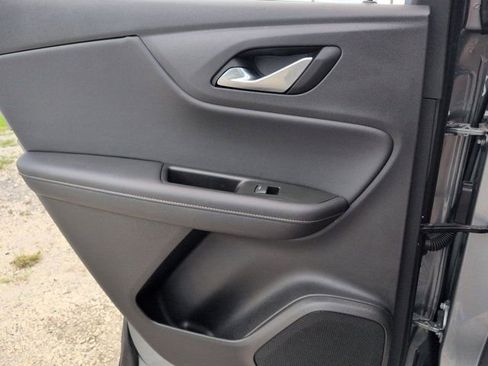 Used 2025 Chevrolet Blazer LT FWD image 26