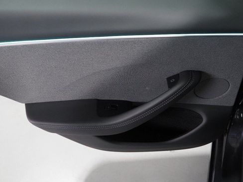 Used 2025 Tesla Model 3 Long Range RWD image 62