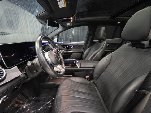 Used 2023 Mercedes-Benz EQE 500 4MATIC SUV w/ Exclusive Trim Package image 15