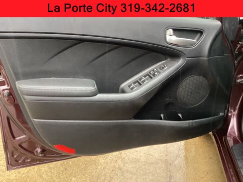 Used 2017 Kia Forte LX FWD image 9