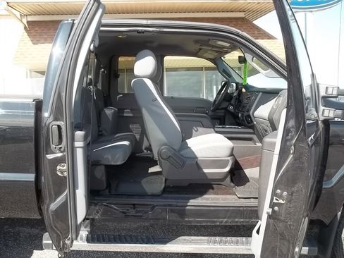 Used 2016 Ford F250 XLT w/ XLT Premium Package image 6