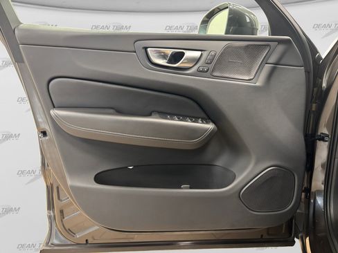 Used 2023 Volvo XC60 B5 Ultimate w/ Protection Package Premier AWD/4WD image 13