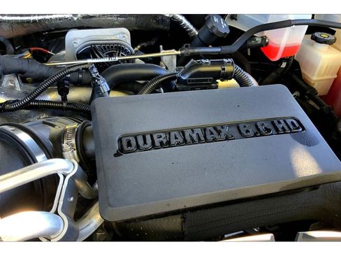 Used 2024 Chevrolet Silverado 2500 ZR2 w/ Technology Package image 34