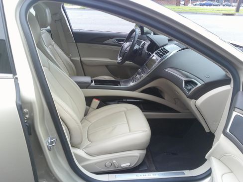Used 2017 Lincoln MKZ Select w/ Technology Package FWD image 27