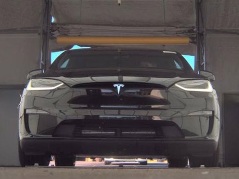 Used 2022 Tesla Model X image 2