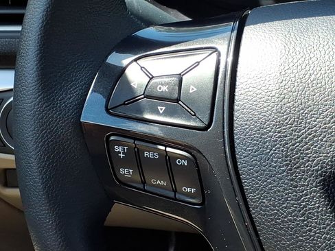 Used 2018 Ford Explorer XLT w/ Equipment Group 202A AWD/4WD image 22