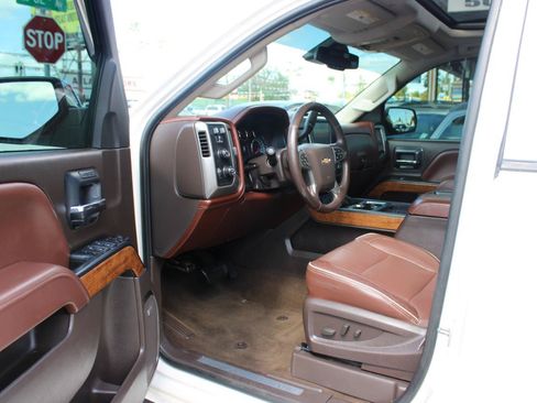 Used 2014 Chevrolet Silverado 1500 High Country w/ High Country Premium Package AWD/4WD image 16