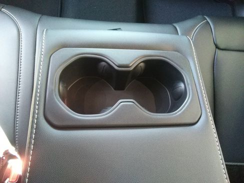 New 2026 Jeep Grand Cherokee Limited AWD/4WD image 11