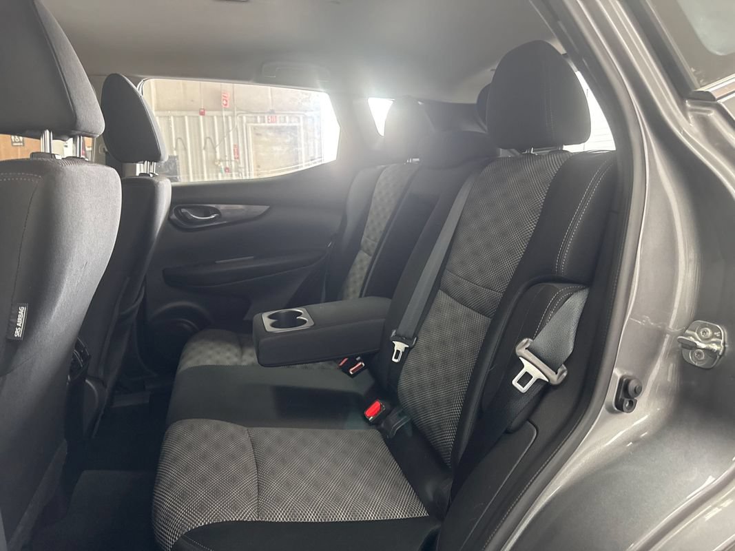 Used 2020 Nissan Rogue Sport SV AWD/4WD image 17