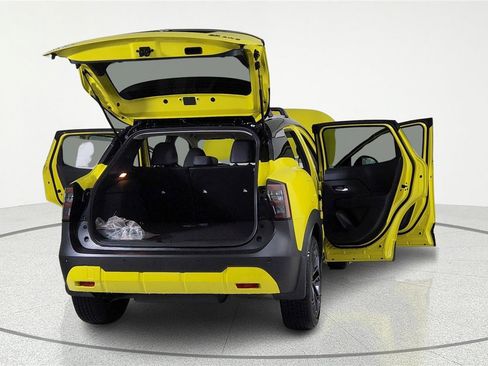 New 2026 Nissan Kicks SR w/ Cold Weather Package image 8