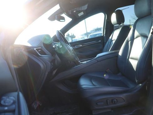 Used 2023 Buick Enclave Essence AWD/4WD image 24