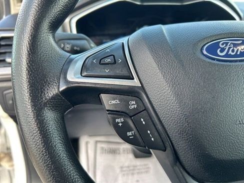 Used 2020 Ford Fusion SE image 17