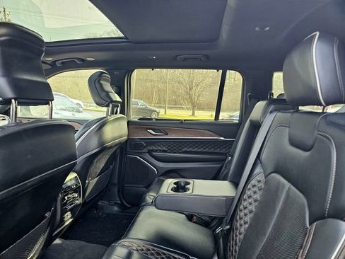 Used 2021 Jeep Grand Cherokee L Summit w/ Luxury Tech Group V image 10