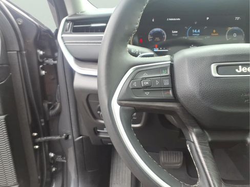 Used 2023 Jeep Grand Cherokee L Limited AWD/4WD image 27