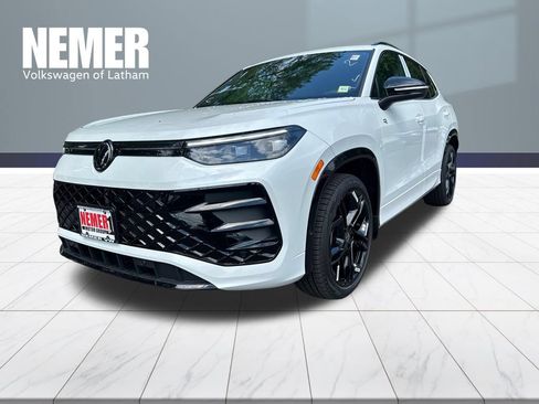 New 2026 Volkswagen Tiguan SE R-Line AWD/4WD image 1