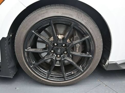 Used 2019 Ford Mustang Shelby GT350 w/ Technology Package RWD image 11