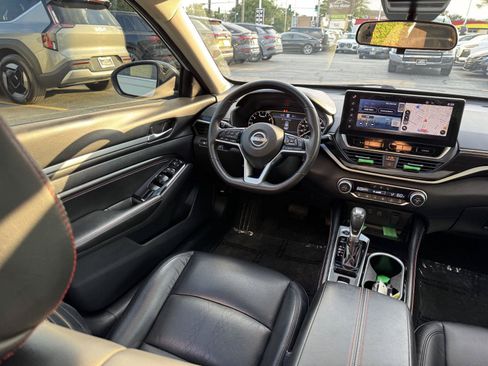 Used 2023 Nissan Altima 2.0 SR FWD image 33