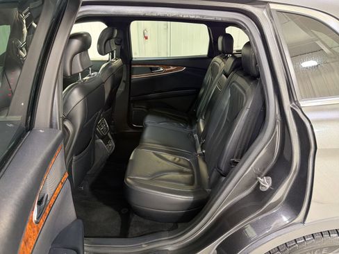 Used 2018 Lincoln MKX Reserve image 25