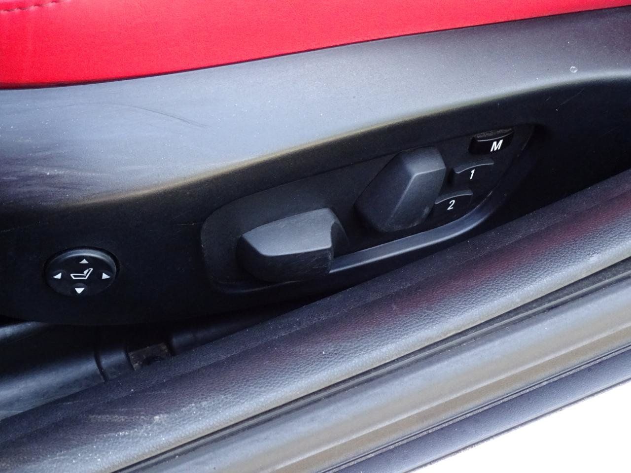 Used 2011 BMW M3 Convertible RWD image 11