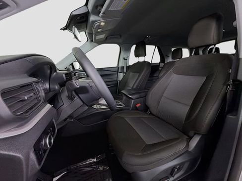 Used 2023 Ford Explorer XLT image 11