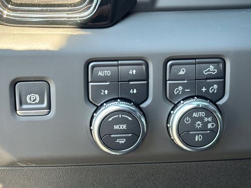 New 2025 GMC Sierra 2500 AT4 w/ AT4 Premium Plus Package image 25