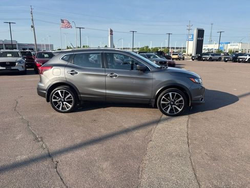 Used 2019 Nissan Rogue Sport SL AWD/4WD image 4