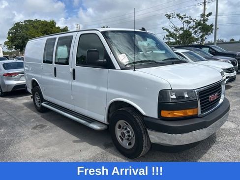 Used 2024 GMC Savana 2500 w/ Driver Convenience Package image 9
