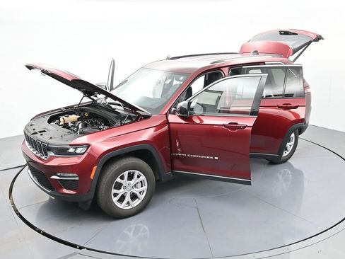 Used 2022 Jeep Grand Cherokee Limited image 43