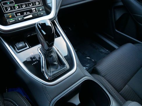 Used 2025 Subaru Outback Premium image 24