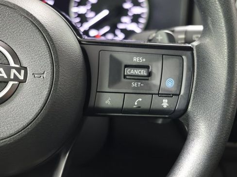 Used 2023 Nissan Rogue SV image 20