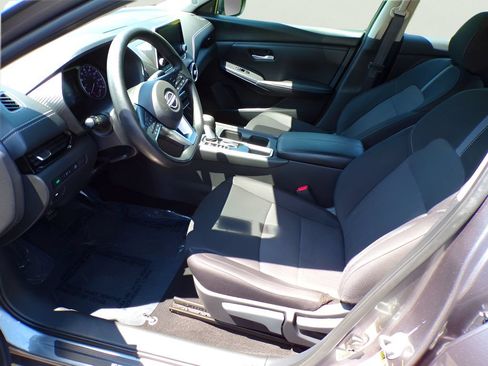 Used 2025 Nissan Sentra SV FWD image 14