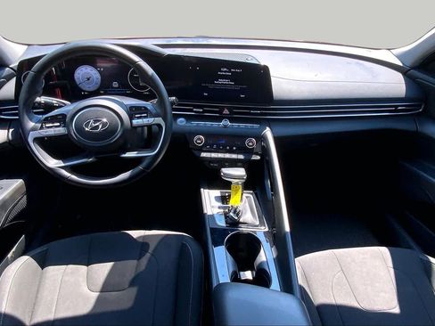 Used 2023 Hyundai Elantra SEL w/ Convenience Package FWD image 15