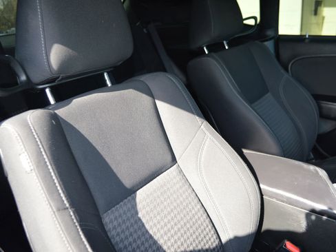 Used 2019 Dodge Challenger SXT RWD image 14
