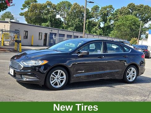 Used 2018 Ford Fusion S image 3