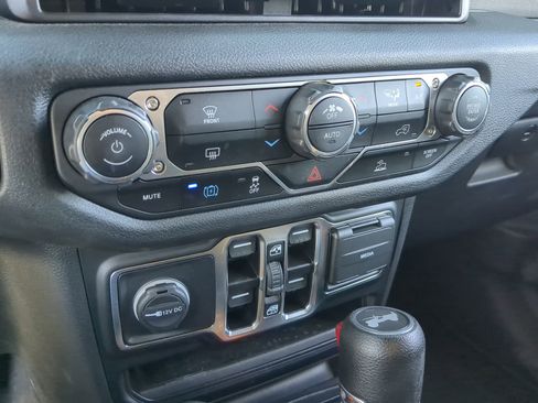 Used 2024 Jeep Wrangler Sport S w/ LED Headlamp & Fog Lamp Group image 23