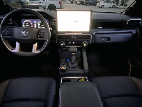 Used 2025 Toyota 4Runner Limited AWD/4WD image 15
