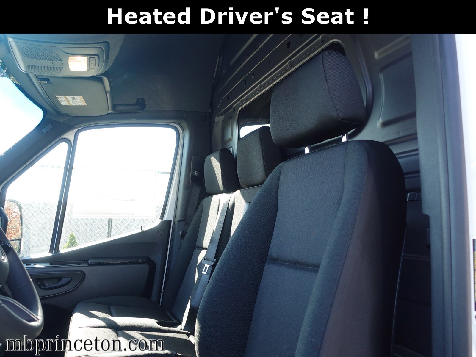 Used 2025 Mercedes-Benz Sprinter 2500 image 5