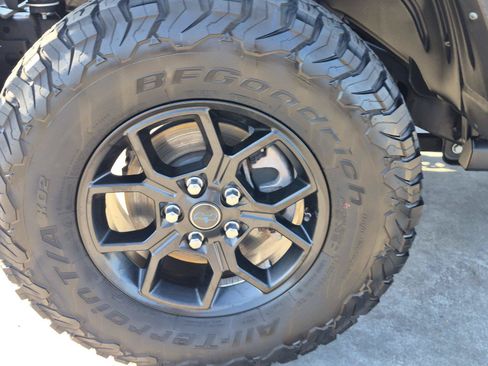 Used 2024 Jeep Wrangler Unlimited AWD/4WD image 16