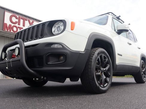 Used 2017 Jeep Renegade Altitude AWD/4WD image 15