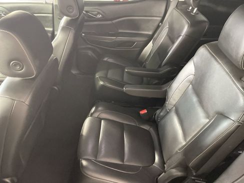 Used 2017 GMC Acadia SLT image 23