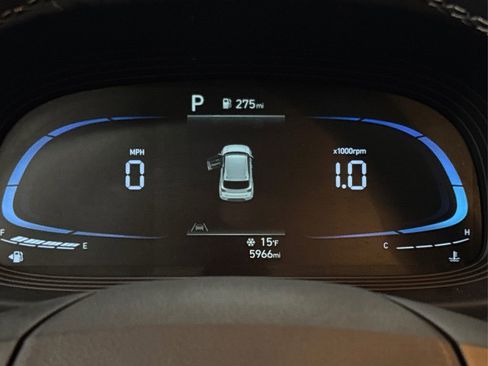 Certified 2025 Hyundai Venue SEL image 19