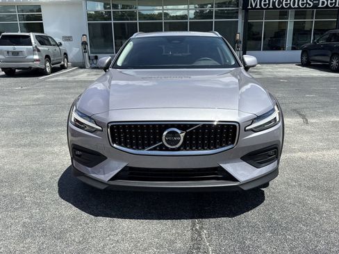 New 2026 Volvo V60 B5 Cross Country Plus w/ Protection Package Premier image 8