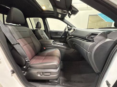 Used 2025 Honda Ridgeline Black Edition image 20