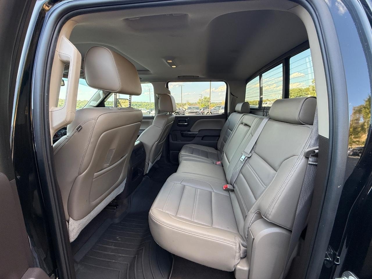Used 2015 GMC Sierra 2500 Denali w/ Duramax Plus Package AWD/4WD image 6
