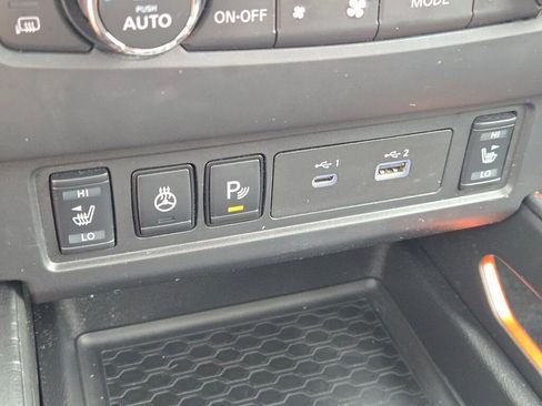 Used 2023 Nissan Frontier PRO-4X w/ Pro-4X Premium Package AWD/4WD image 41