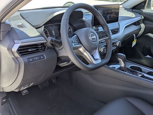 New 2026 Nissan Altima 2.5 SR w/ SR Midnight Edition Package FWD image 5